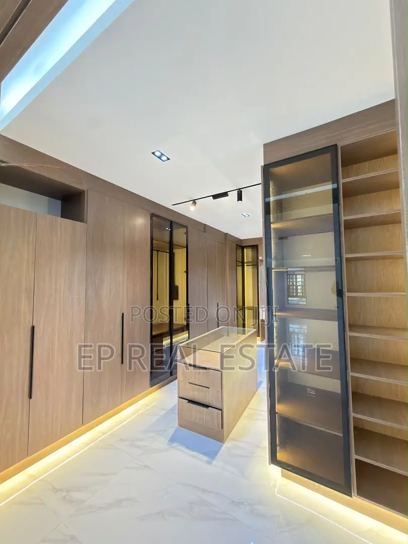 5bdrm Duplex in Apo Resettlement for sale