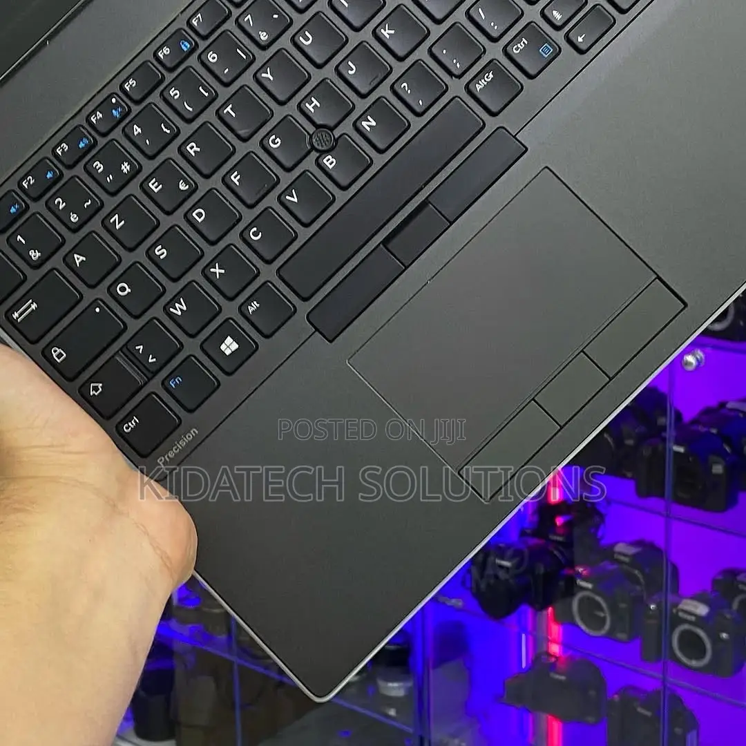 Laptop Dell Inspiron 15 7540 16GB Intel Core i9 SSD 512GB