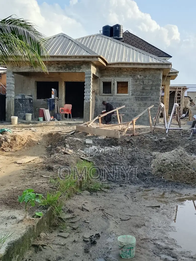 Professional Bricklayer | Block Laying, Fence, Plastering | Lagos