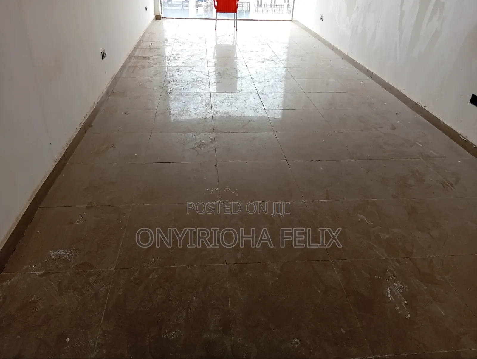 35m2 Shop Space