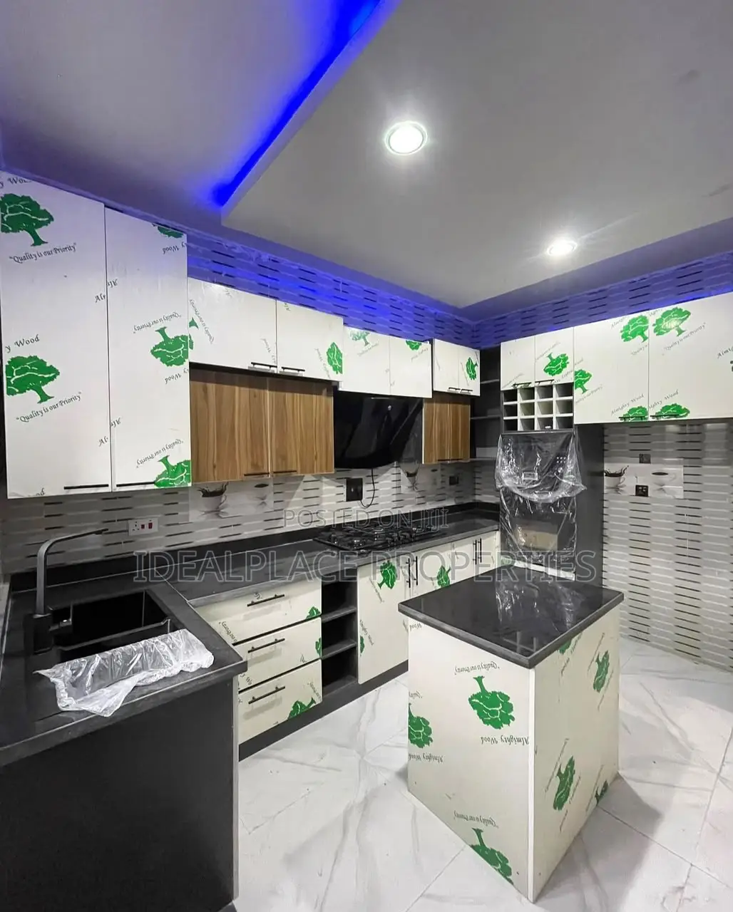 4bdrm Townhouse/Terrace in Lekki for sale