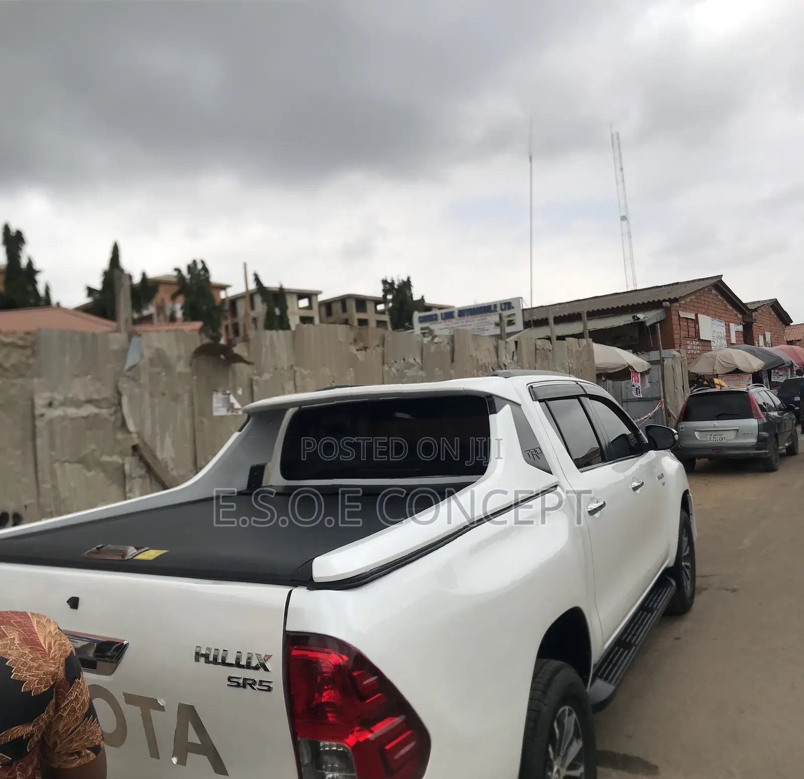 Hilux Manual Rolling Booth Cover and TRD Spoiler