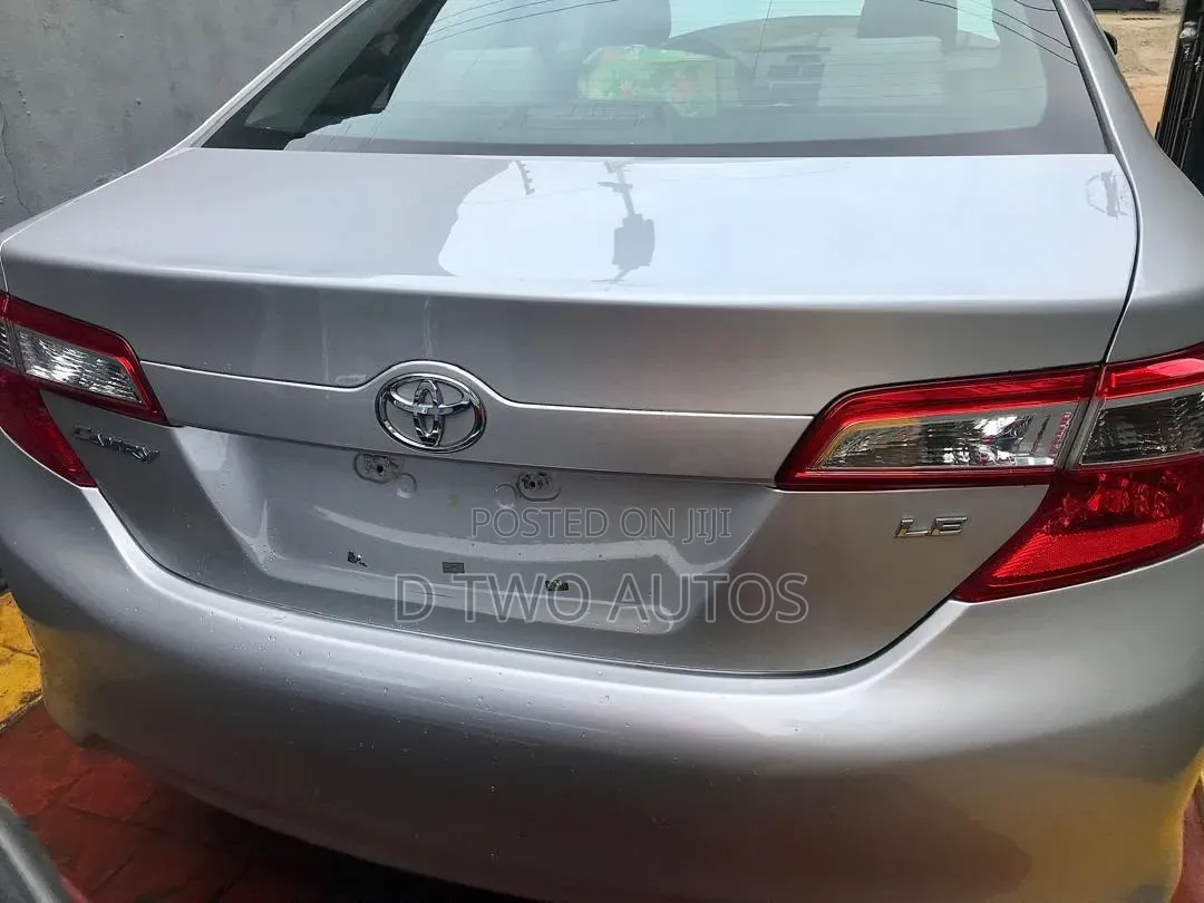 Toyota Camry 2012 Silver