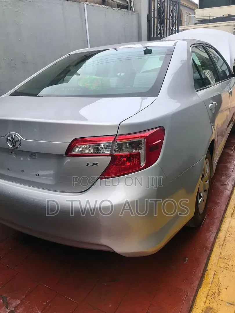 Toyota Camry 2012 Silver