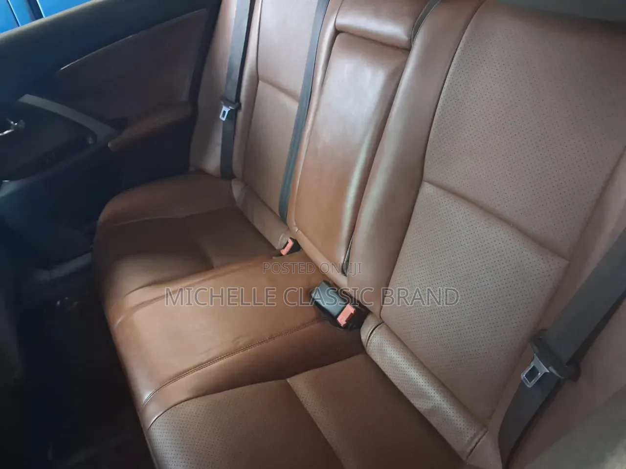 Toyota Avensis 2012 Black