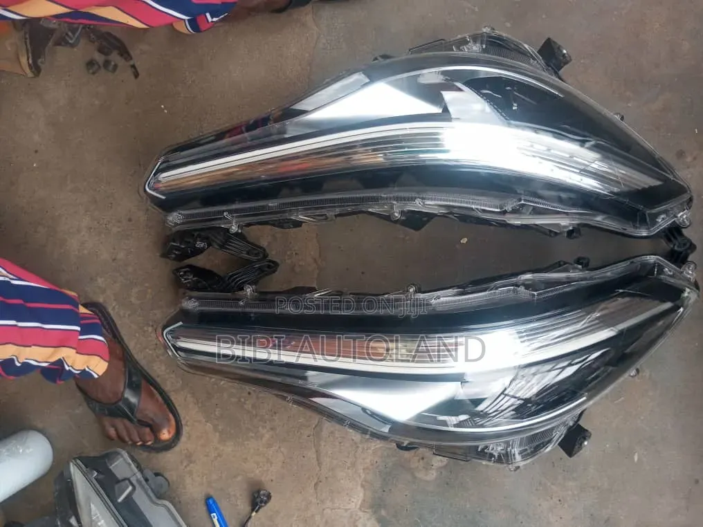 Toyota Cross Headlamp