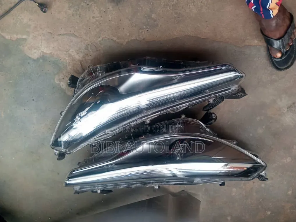 Toyota Cross Headlamp