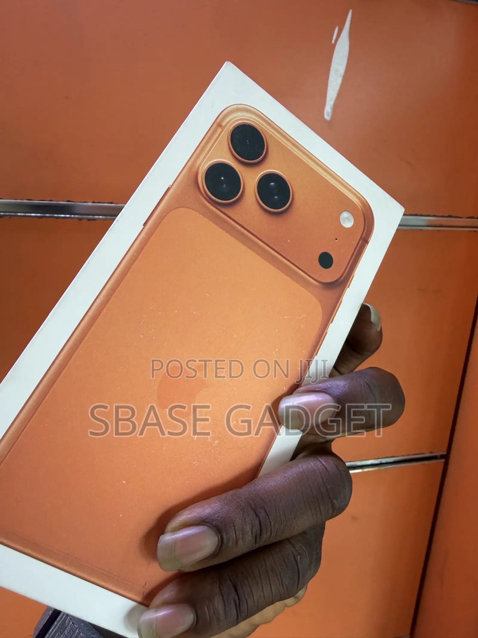 New Apple iPhone 17 Pro Max 1 TB Orange