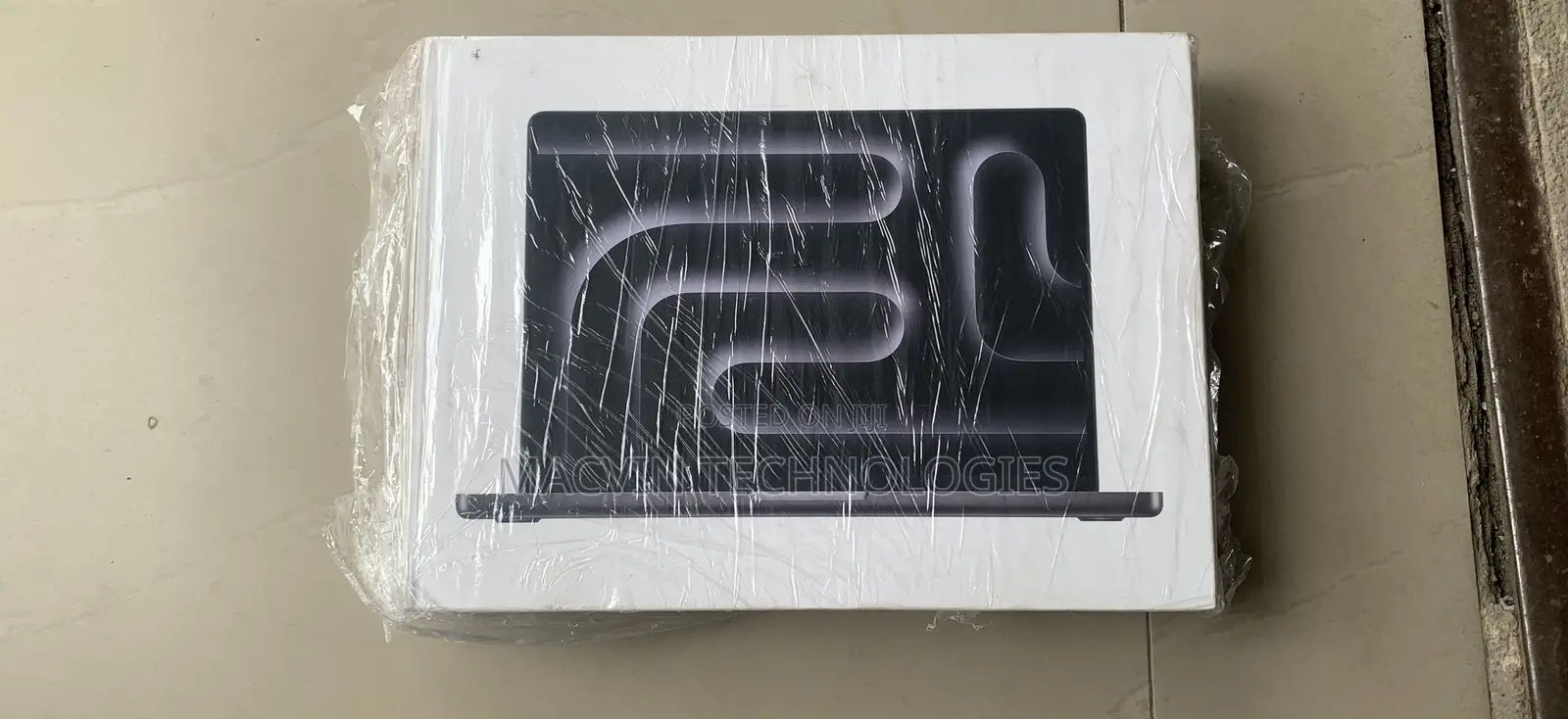 New Laptop Apple MacBook Pro 24GB SSD 1T