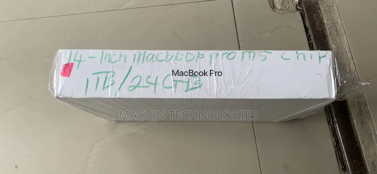 New Laptop Apple MacBook Pro 24GB SSD 1T