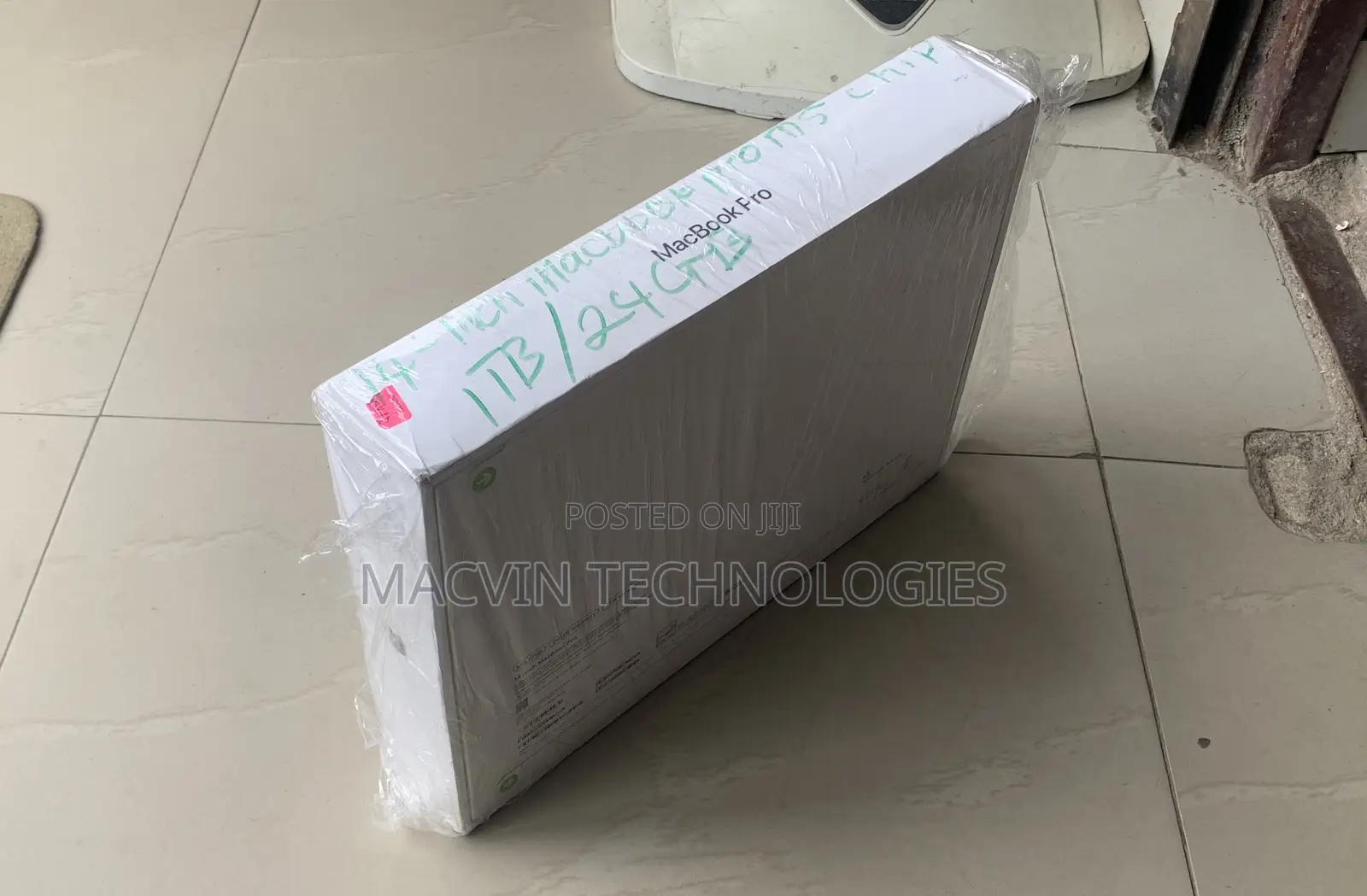 New Laptop Apple MacBook Pro 24GB SSD 1T