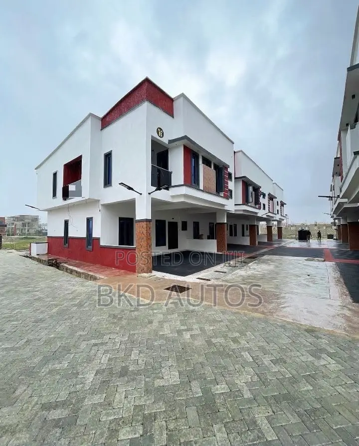 4bdrm Duplex in Lekki for sale