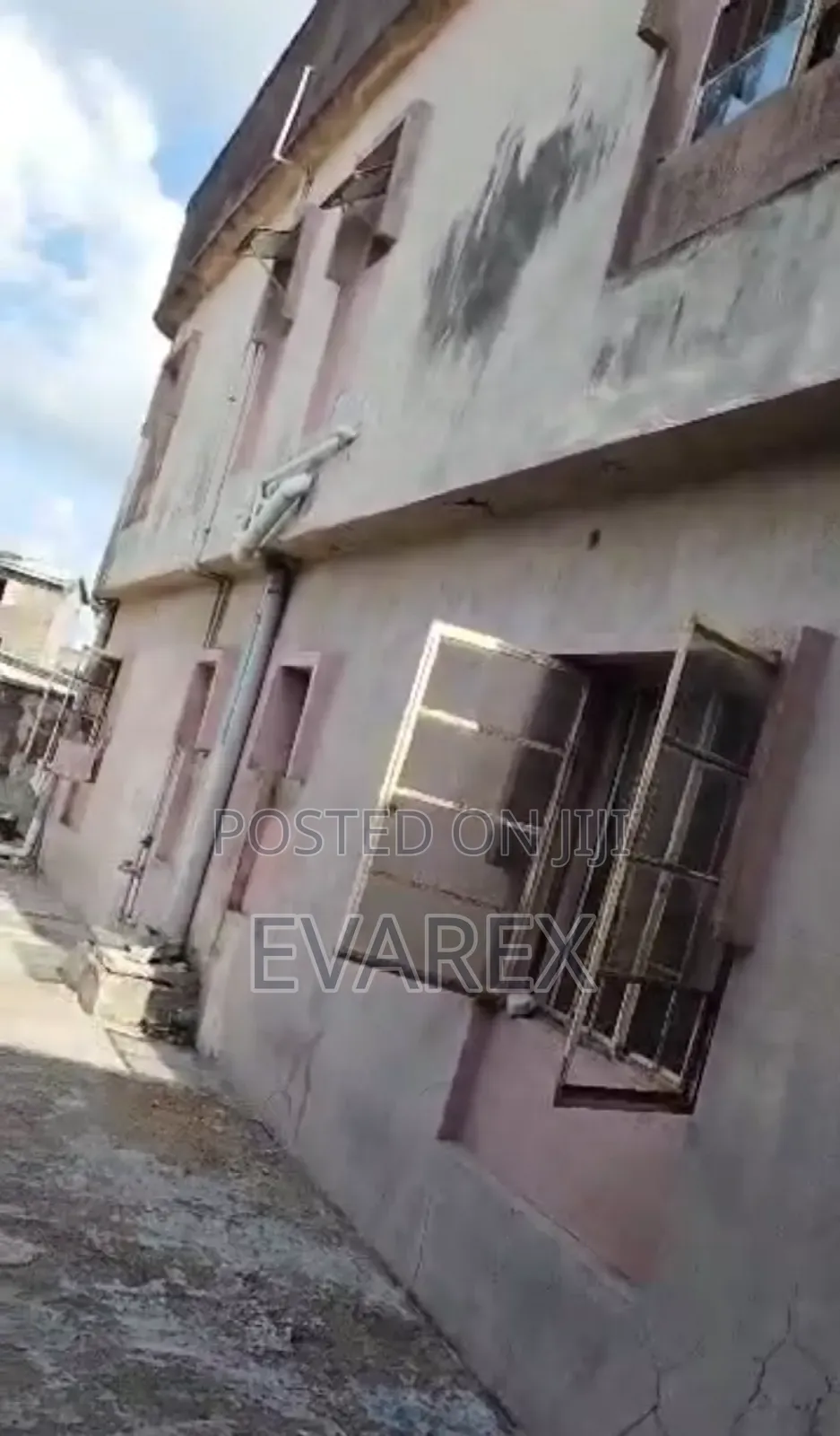 12bdrm Block of Flats in Okokomaiko for sale