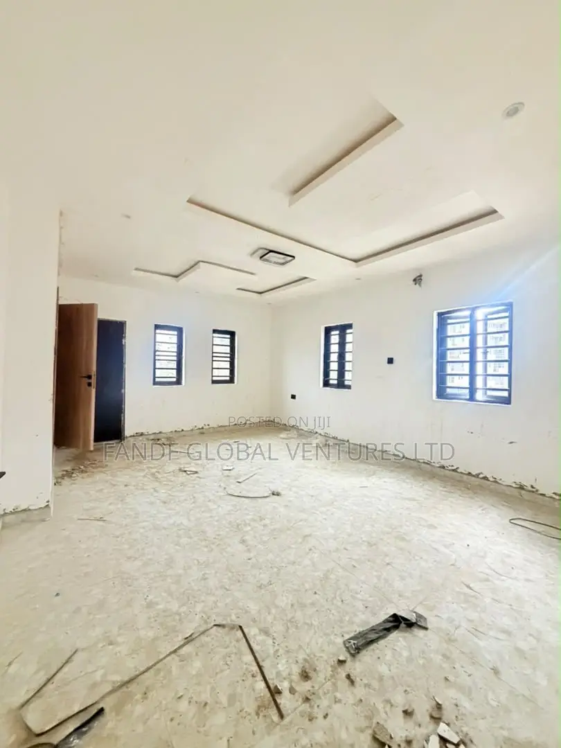 4bdrm Duplex in Ilupeju for sale