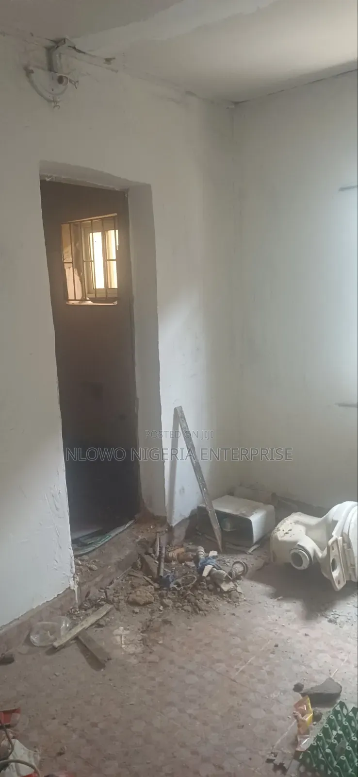 2bdrm Bungalow in Adeite Ogunsanya, Ifako-Gbagada for rent