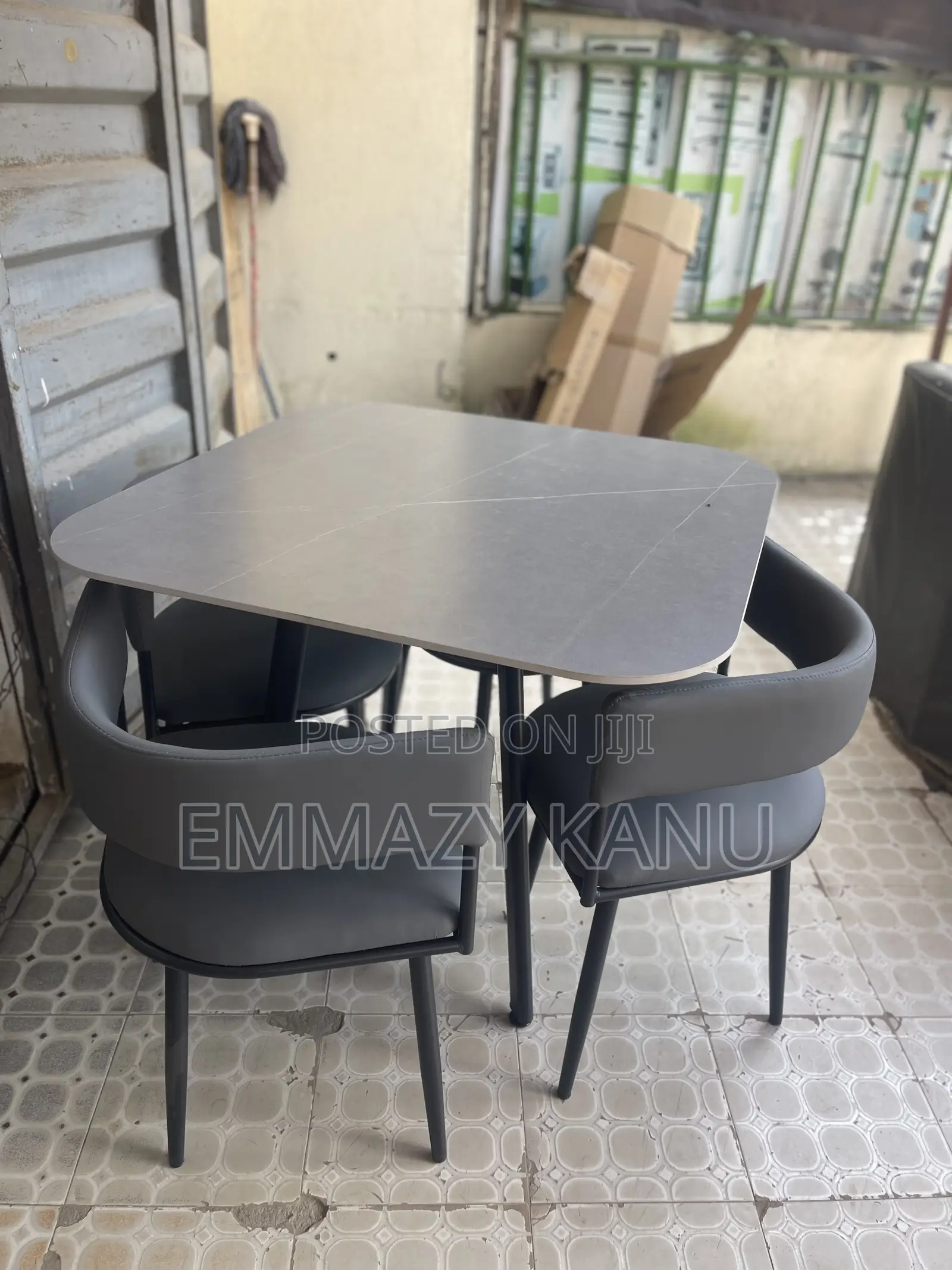 Modern 4-Seater Dining Set – Elegant Stylish