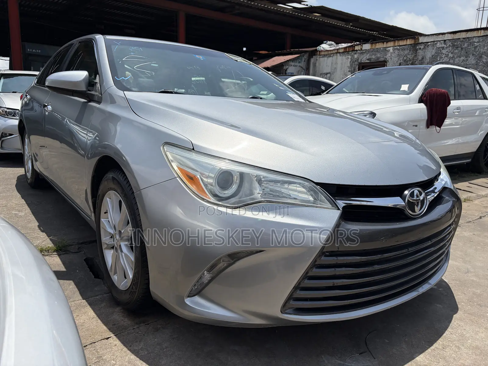 Toyota Camry LE 4dr Sedan (2.5L 4cyl 6A) 2015 Silver