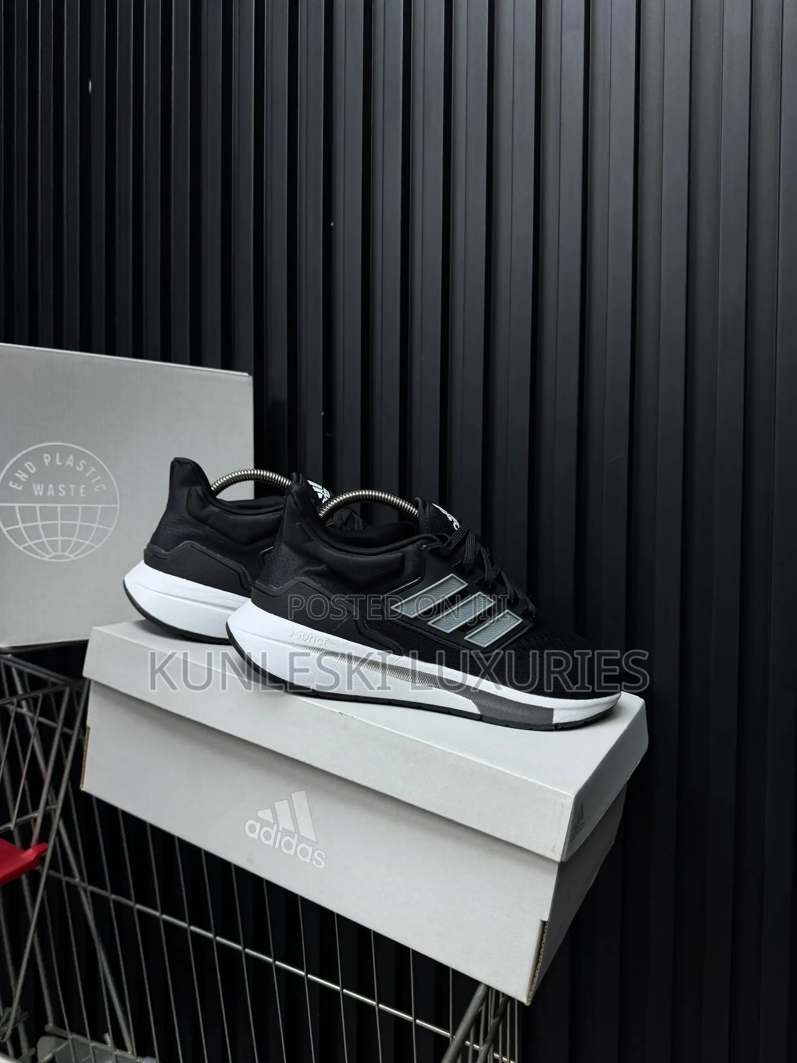 Original Adidas EQ21 Run Black / White Sneakers