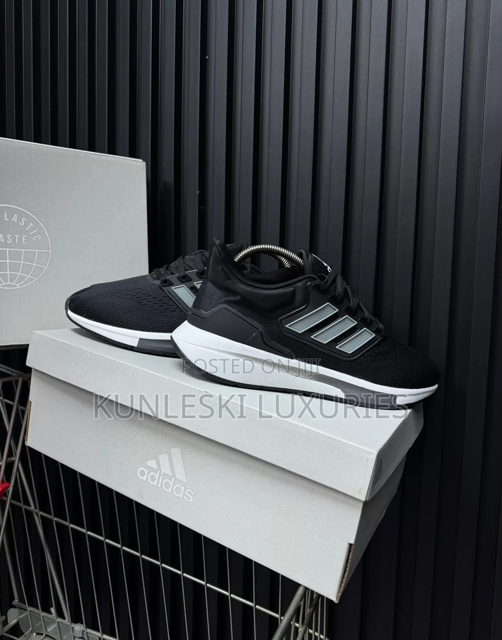 Original Adidas EQ21 Run Black / White Sneakers