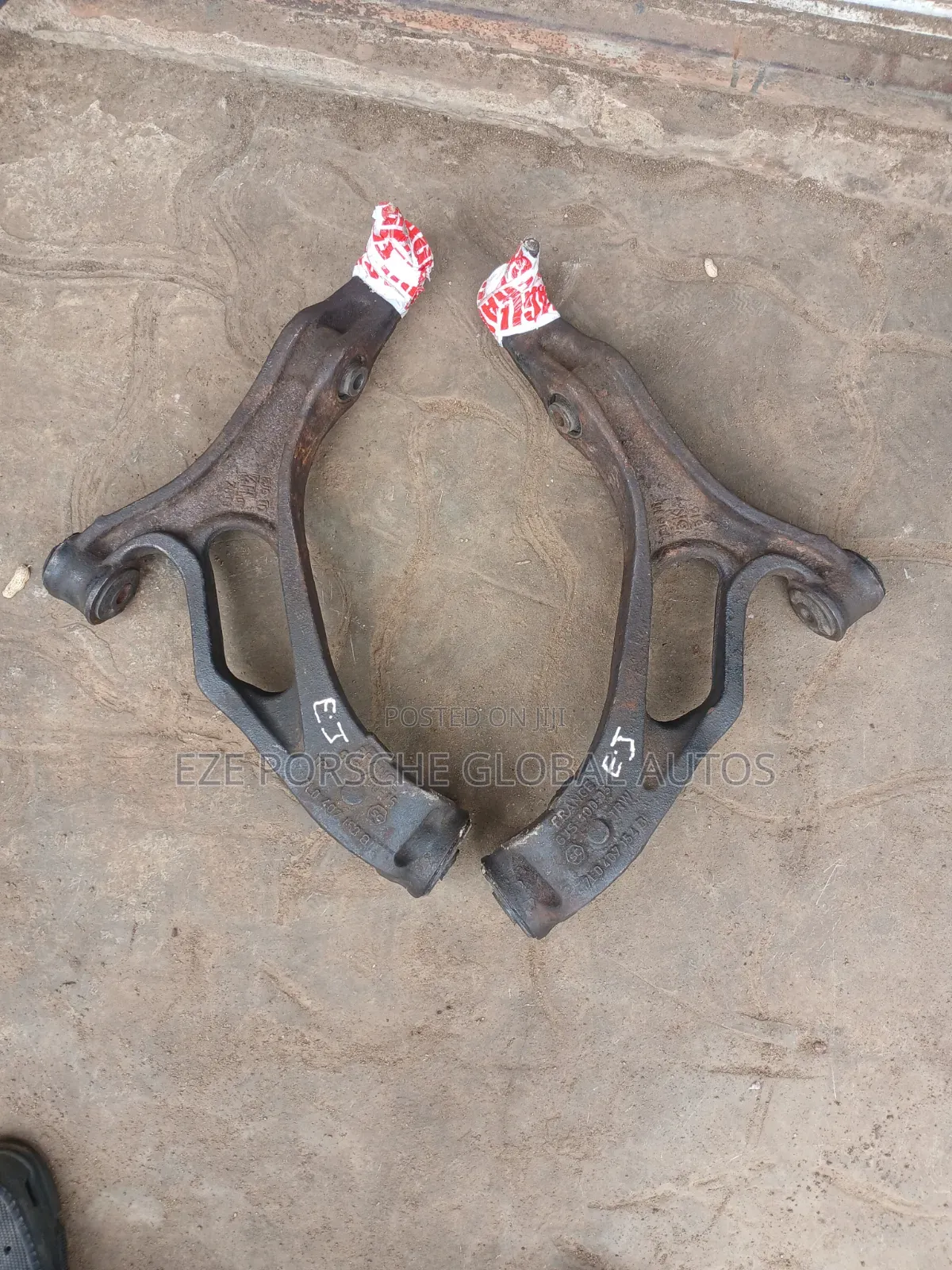 Front Lower Arm Set FOR TOUAREG AND PORSCHE CAYENNE 2003-2010