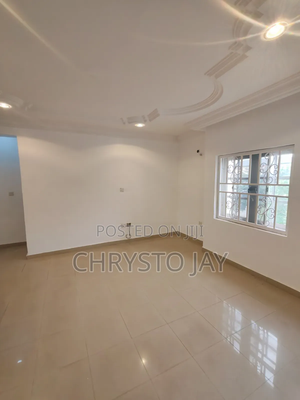 3bdrm Block of Flats in Zone 2 / Wuse for rent