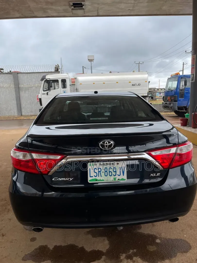 Toyota Camry 2016 Black