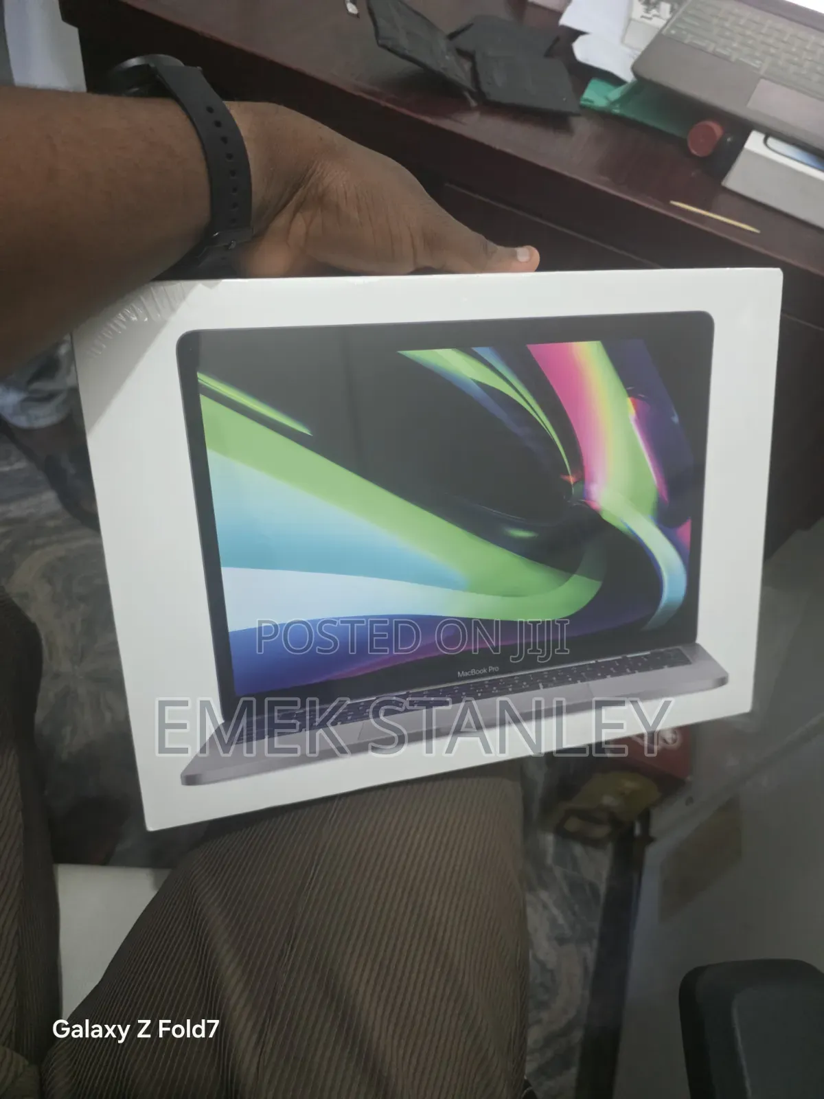 New Laptop Apple MacBook Pro 2021 M1 16GB Apple M1 Pro SSD 512GB