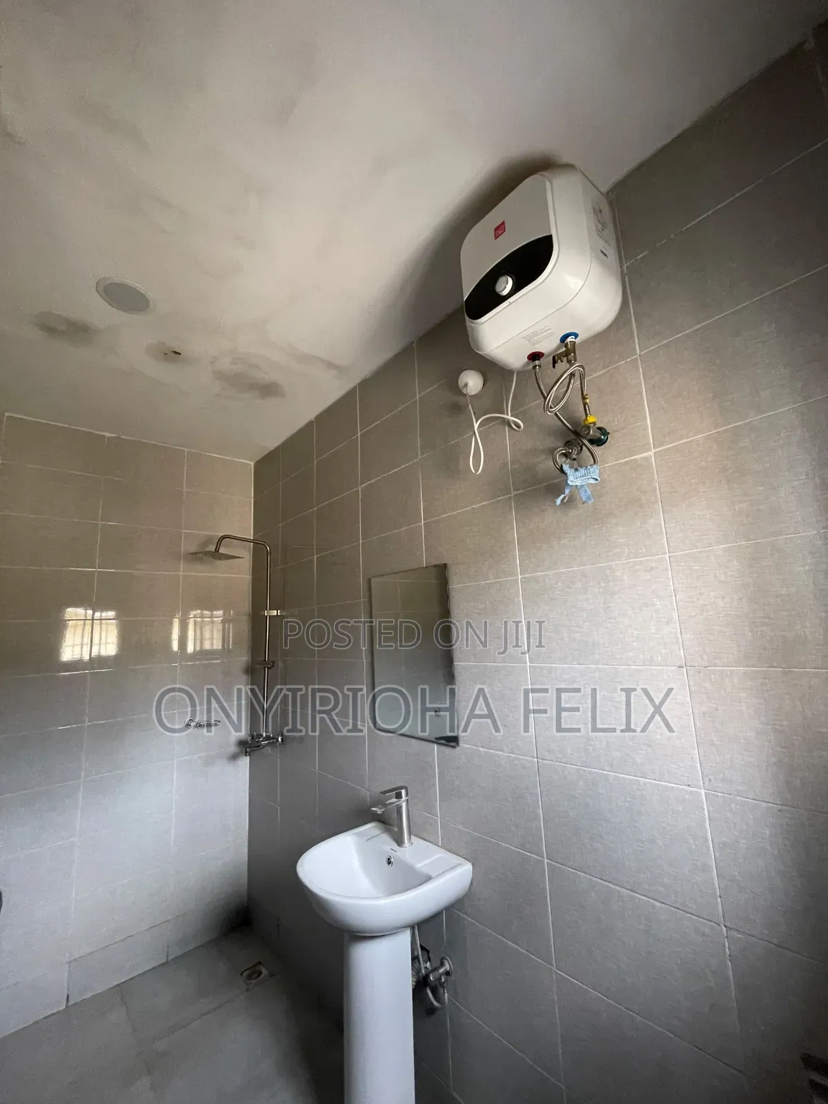 Furnished 2bdrm Block of Flats in Estate Around, Life Camp for rent