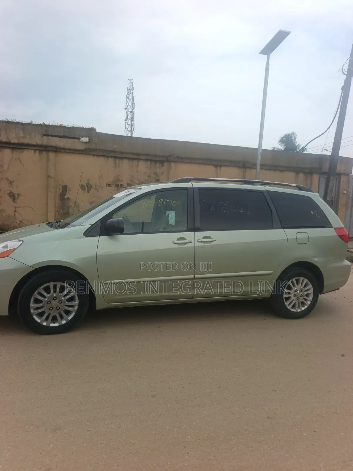 Toyota Sienna 2010 Green