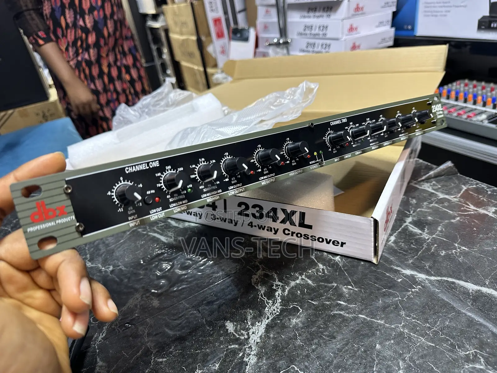DBX Crossover Machine 234XL