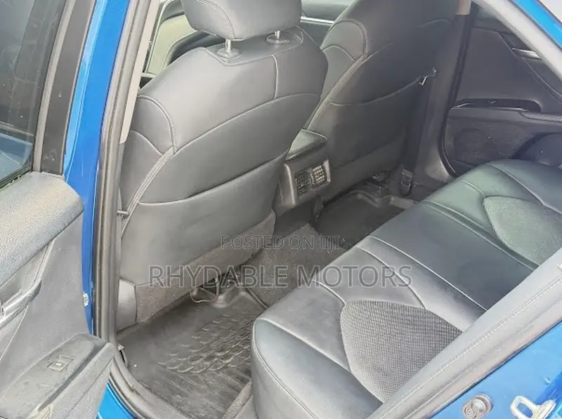 Toyota Camry 2018 Blue