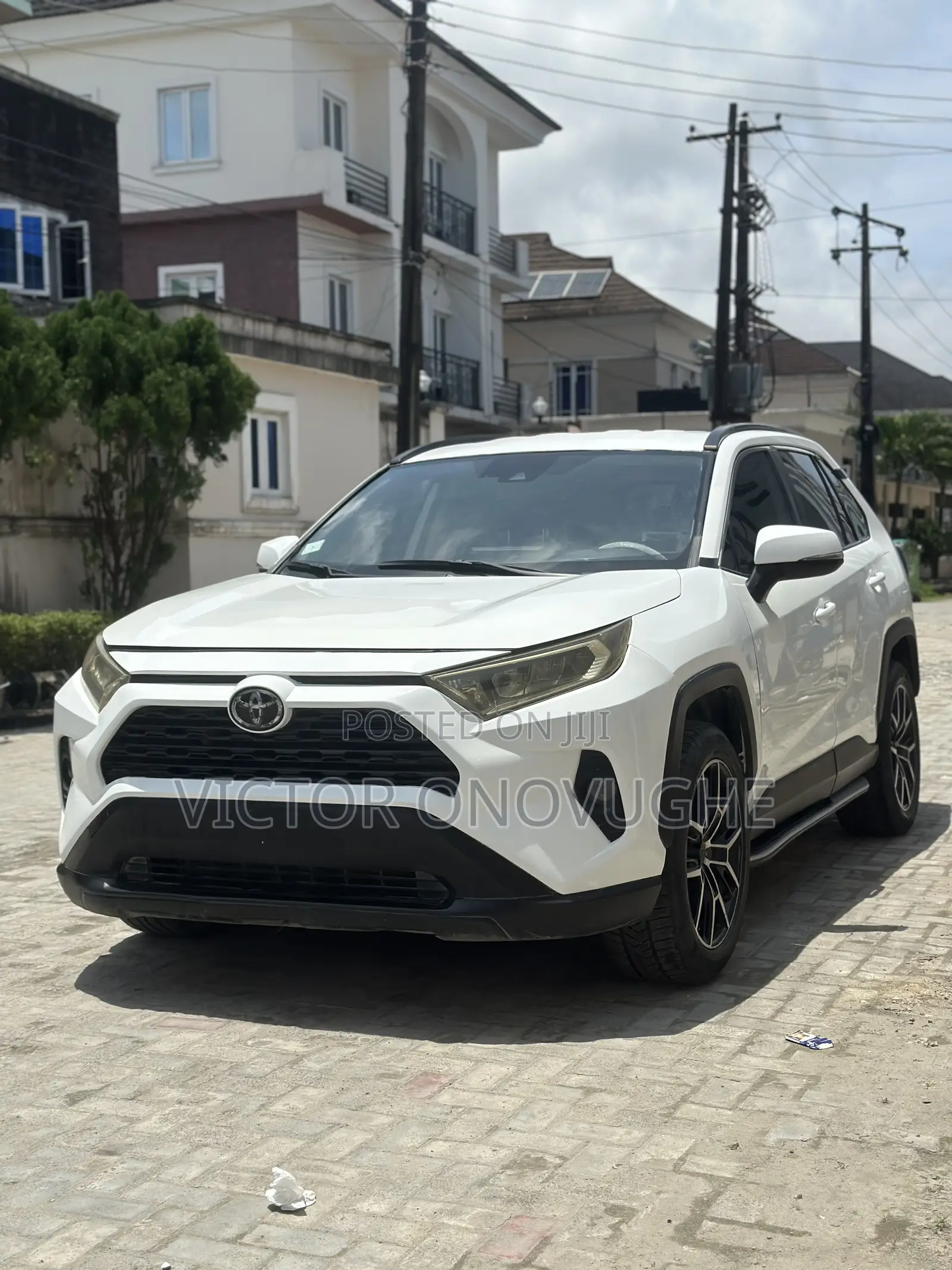 Toyota RAV4 XLE AWD 2020 White