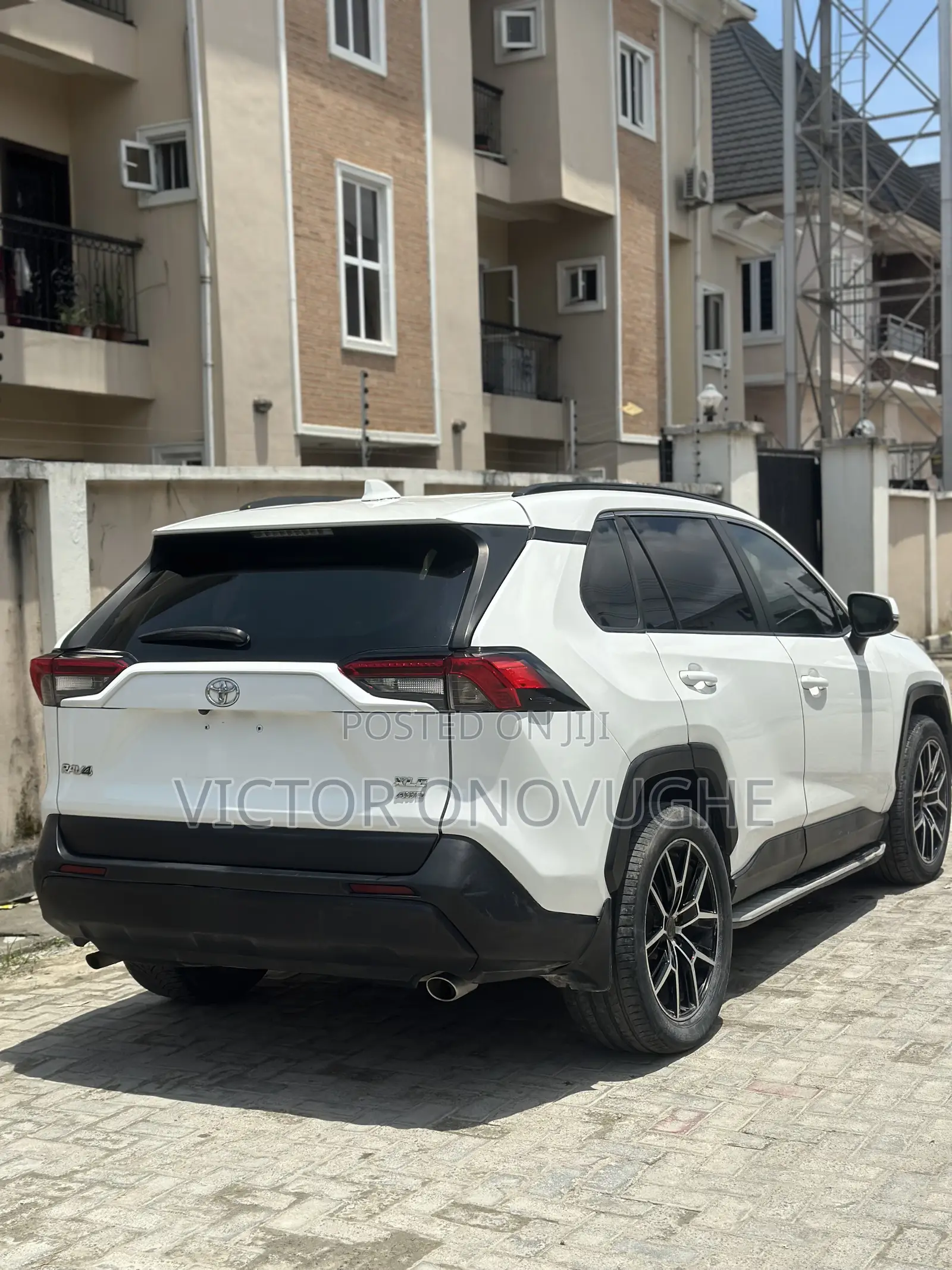 Toyota RAV4 XLE AWD 2020 White