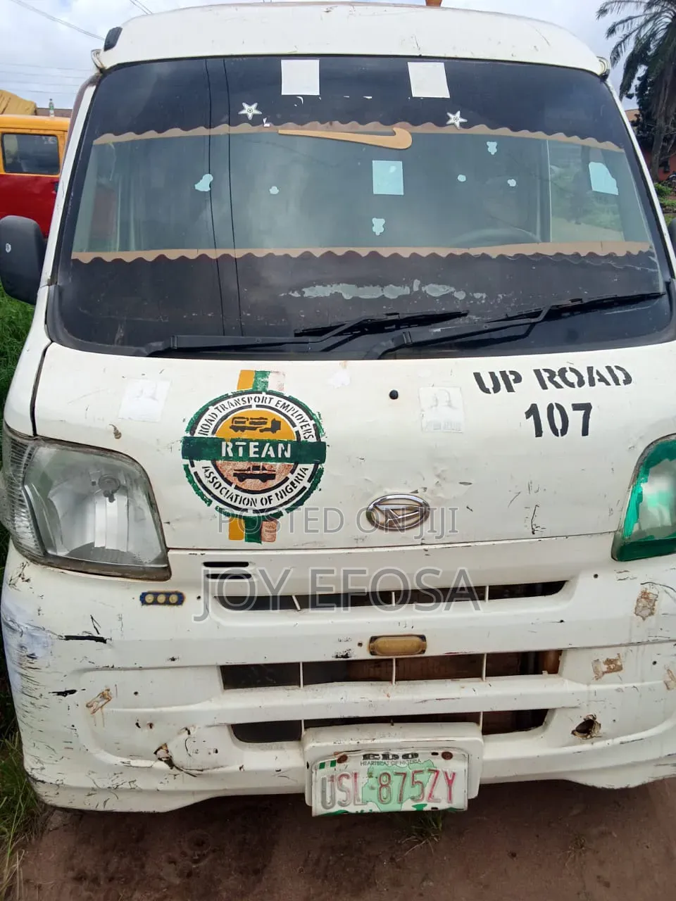 Daihatsu Hijet 2000 White