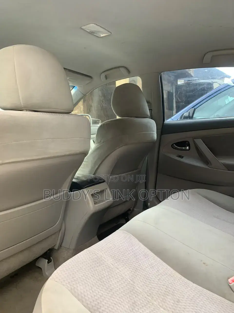 Toyota Camry LE 4dr Sedan (2.5L 4cyl 6AM) 2010 White