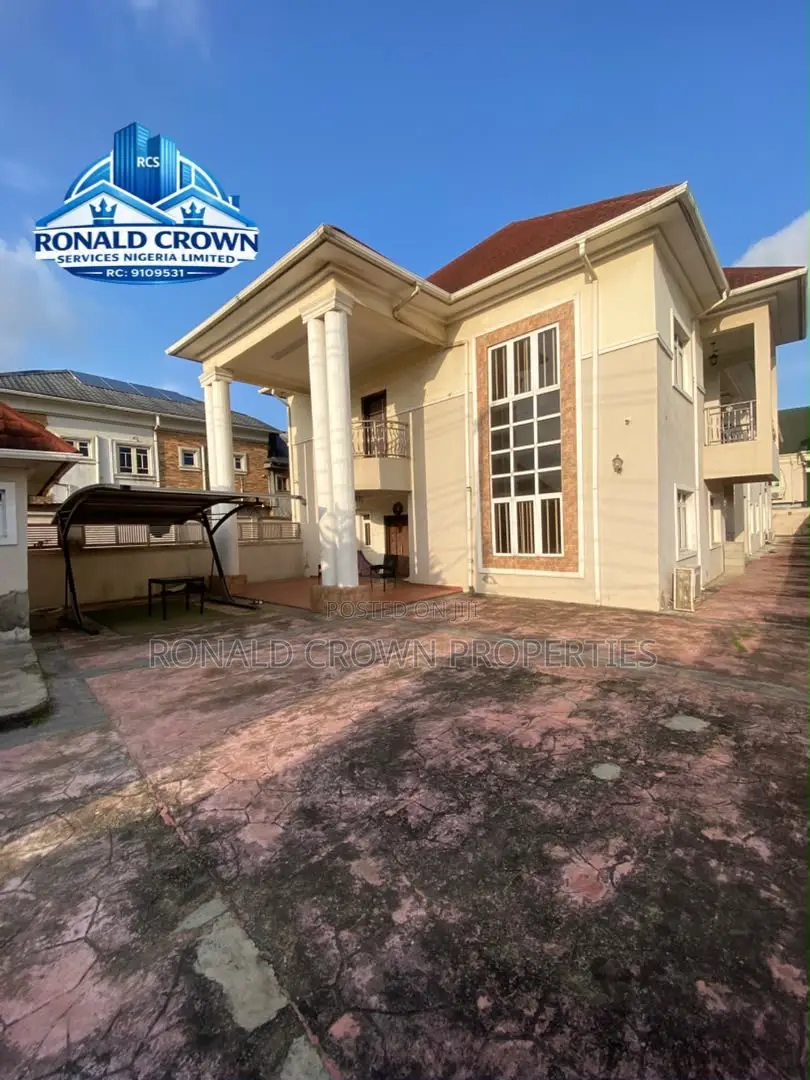 6bdrm Duplex in Okota for sale