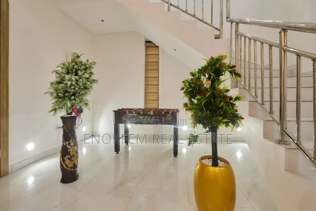 Furnished 5bdrm Duplex in Lagos State for sale