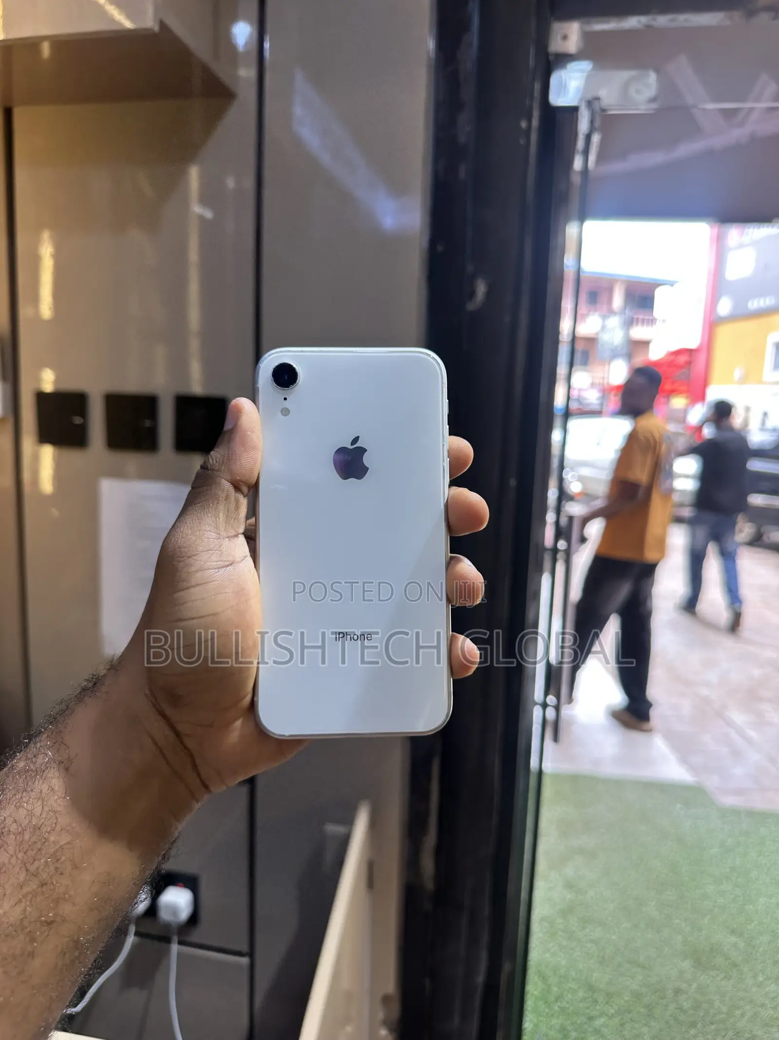 Apple iPhone XR 64 GB White