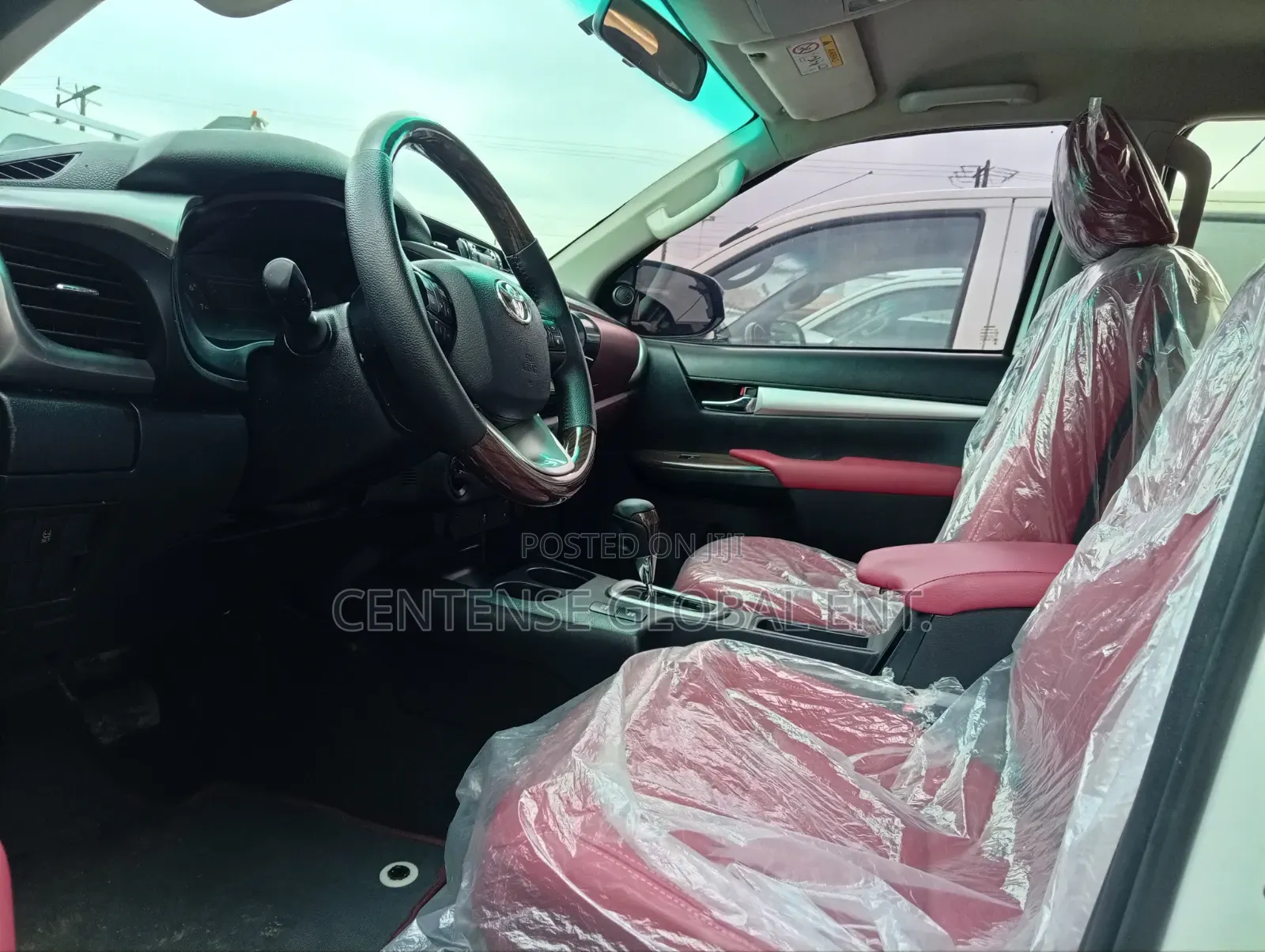 Toyota Hilux 2019 White