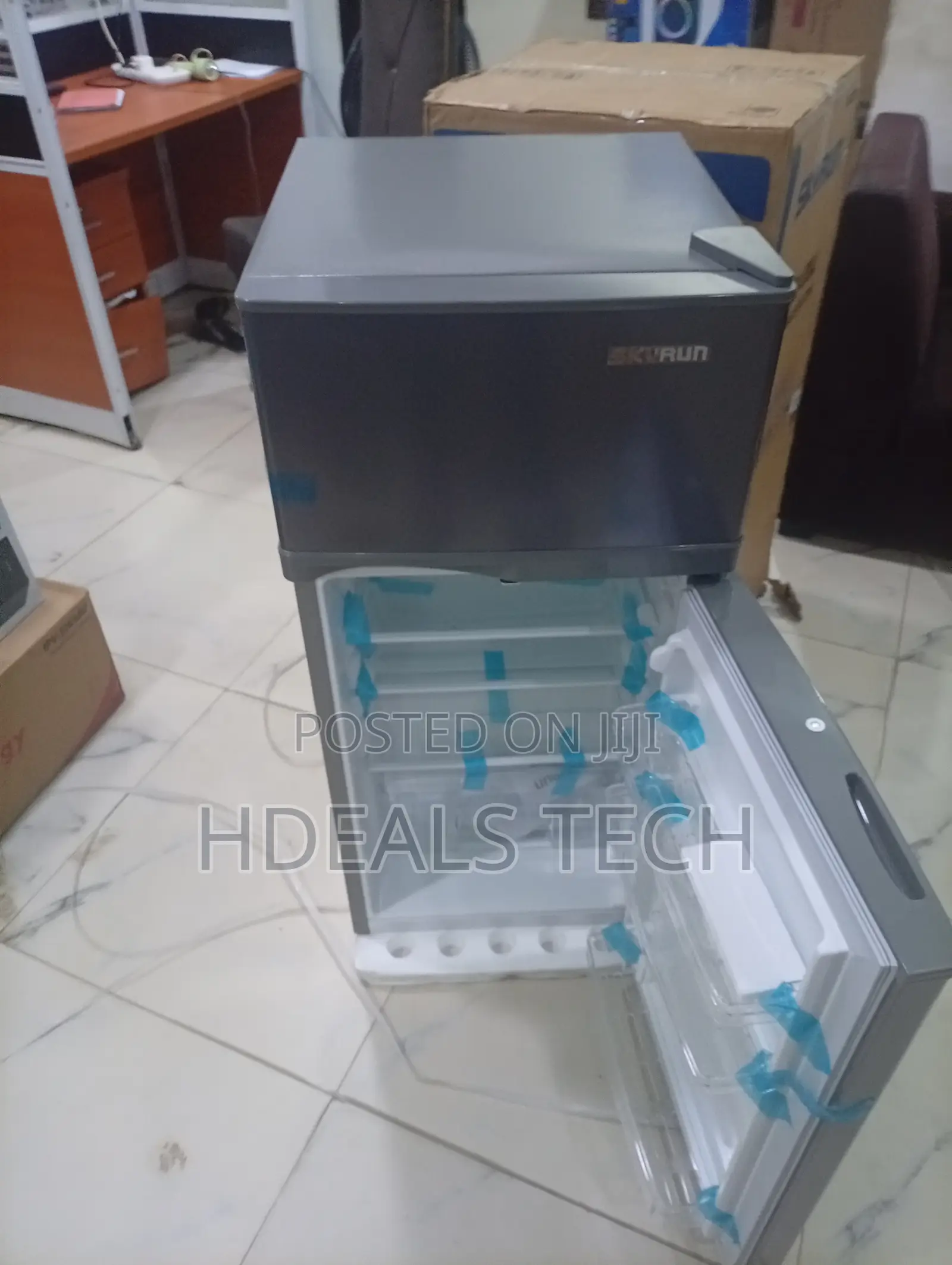 Skyrun – Convenient Fridge for Daily Food and Drink Storage