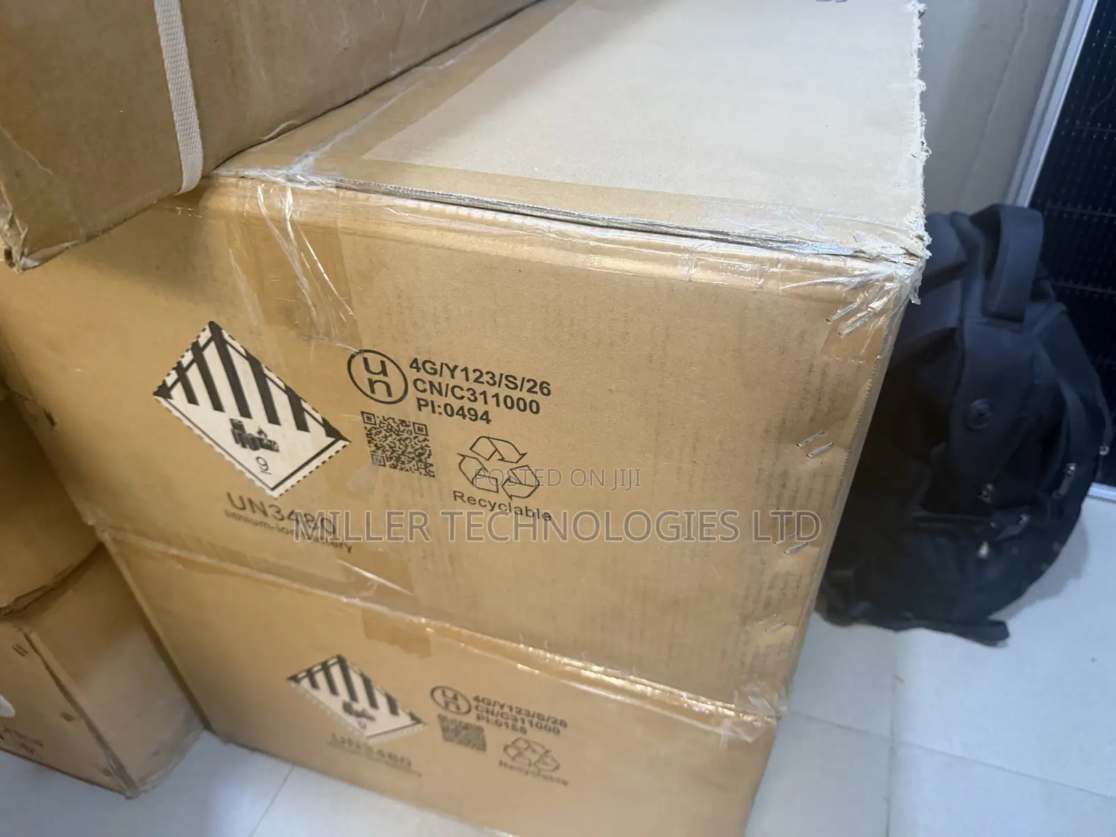 Deye SE-F16 16kWh 48V Deep Cycle Lithium Battery