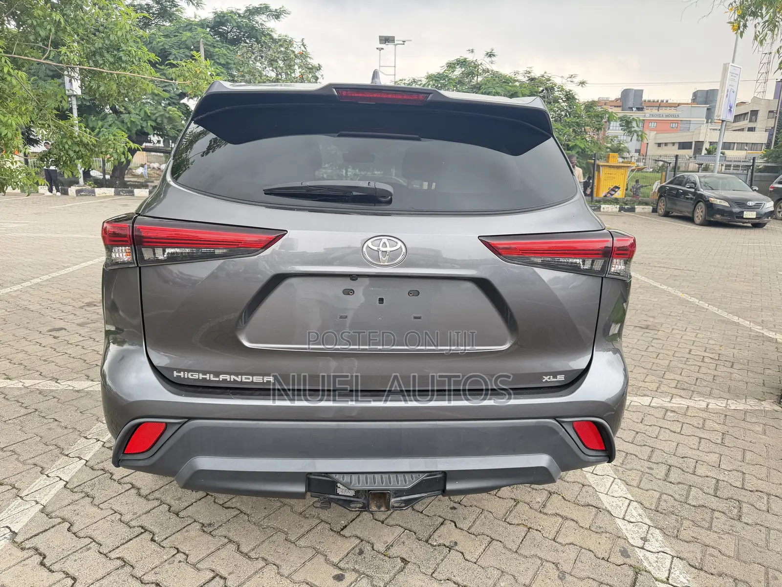Toyota Highlander XLE AWD 2020 Gray