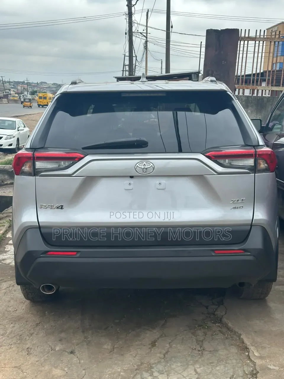 Toyota RAV4 2021 Silver