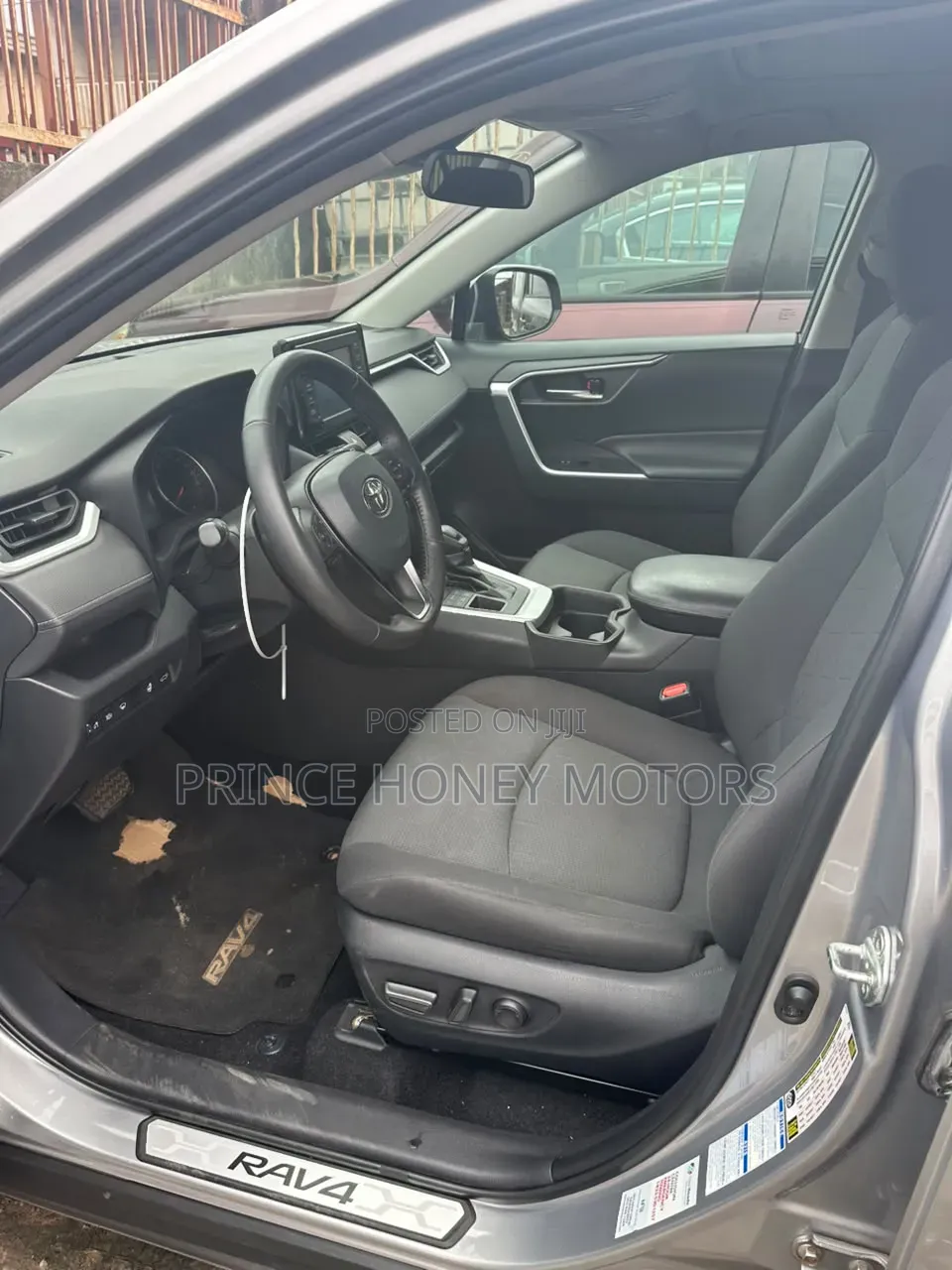 Toyota RAV4 2021 Silver