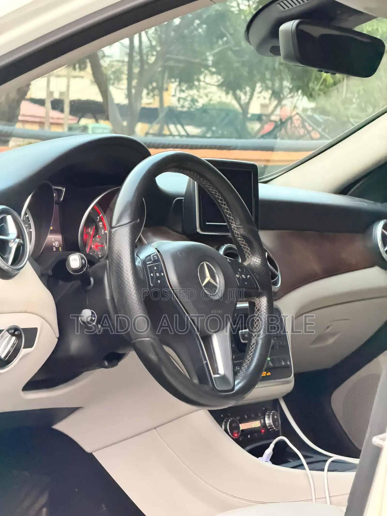 Mercedes-Benz GLA 250 SV Premium 2014 White