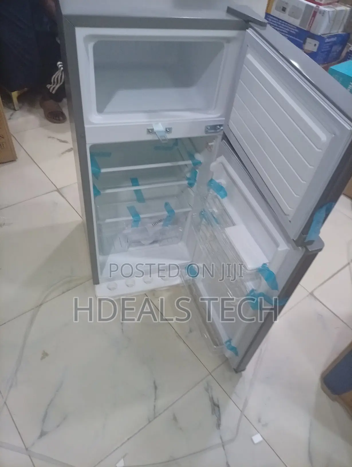 Skyrun 120 Litres – Practical Home Fridge for Storing Drinks