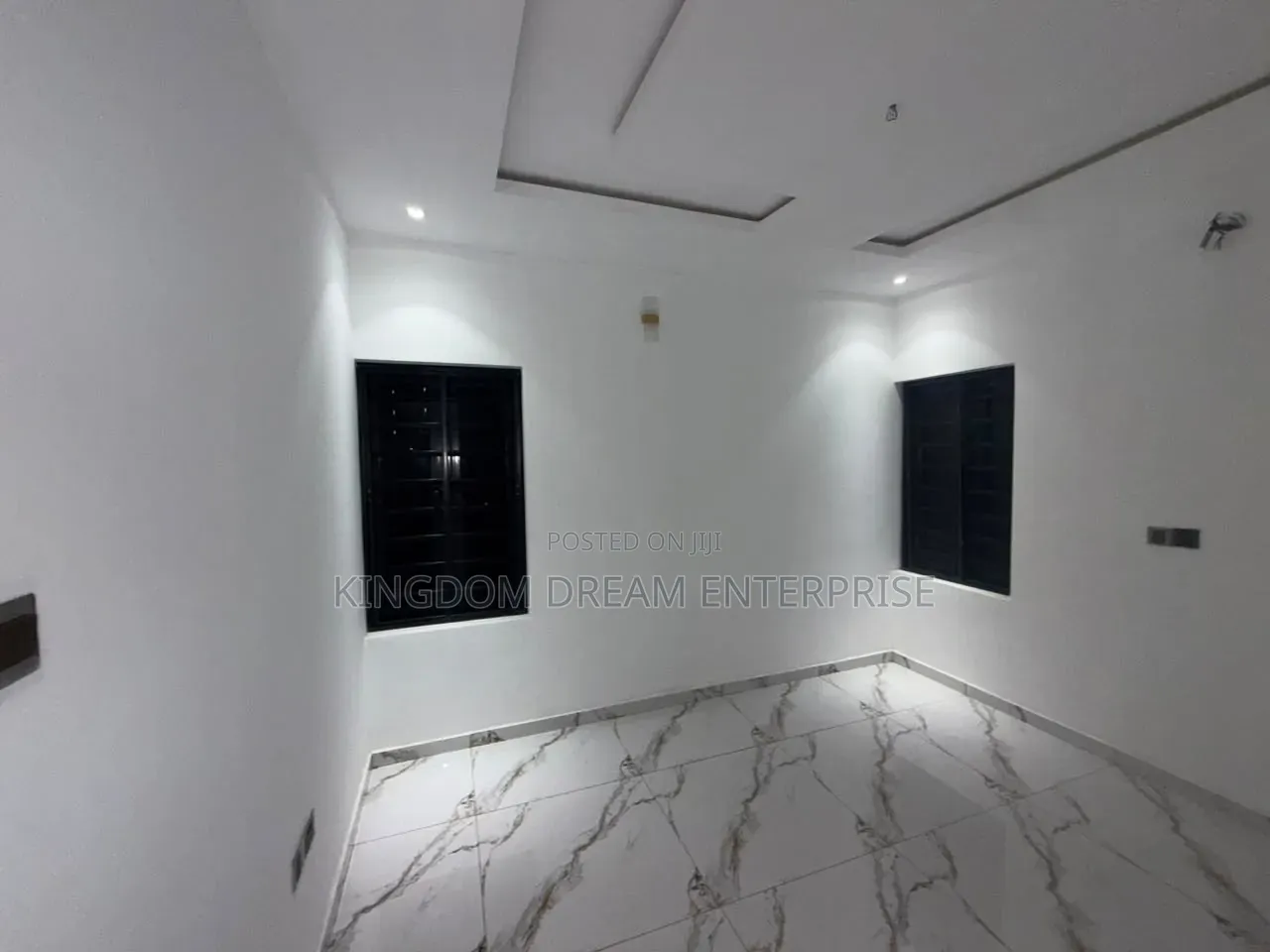 3bdrm Apartment in Ogba for sale