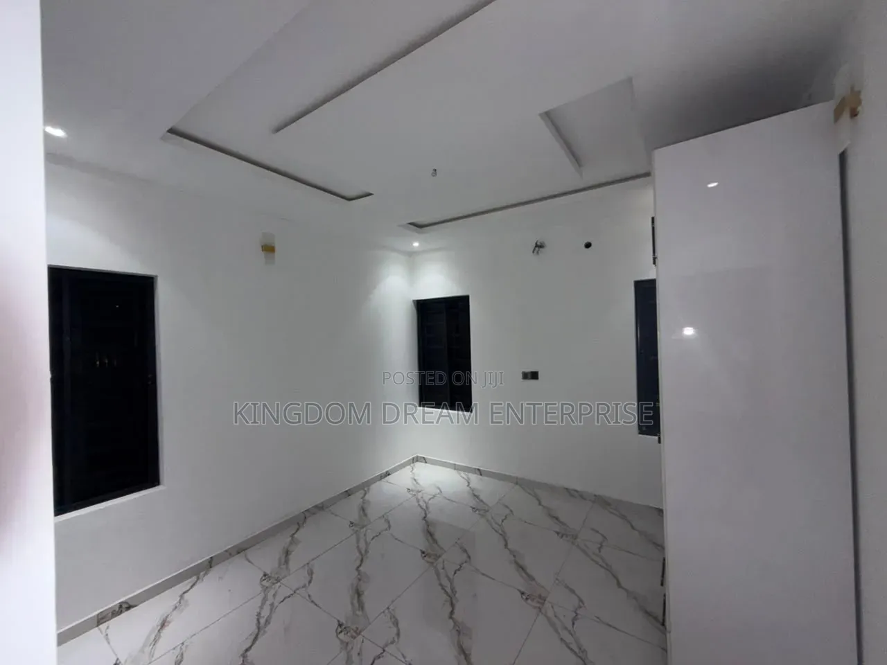 3bdrm Apartment in Ogba for sale
