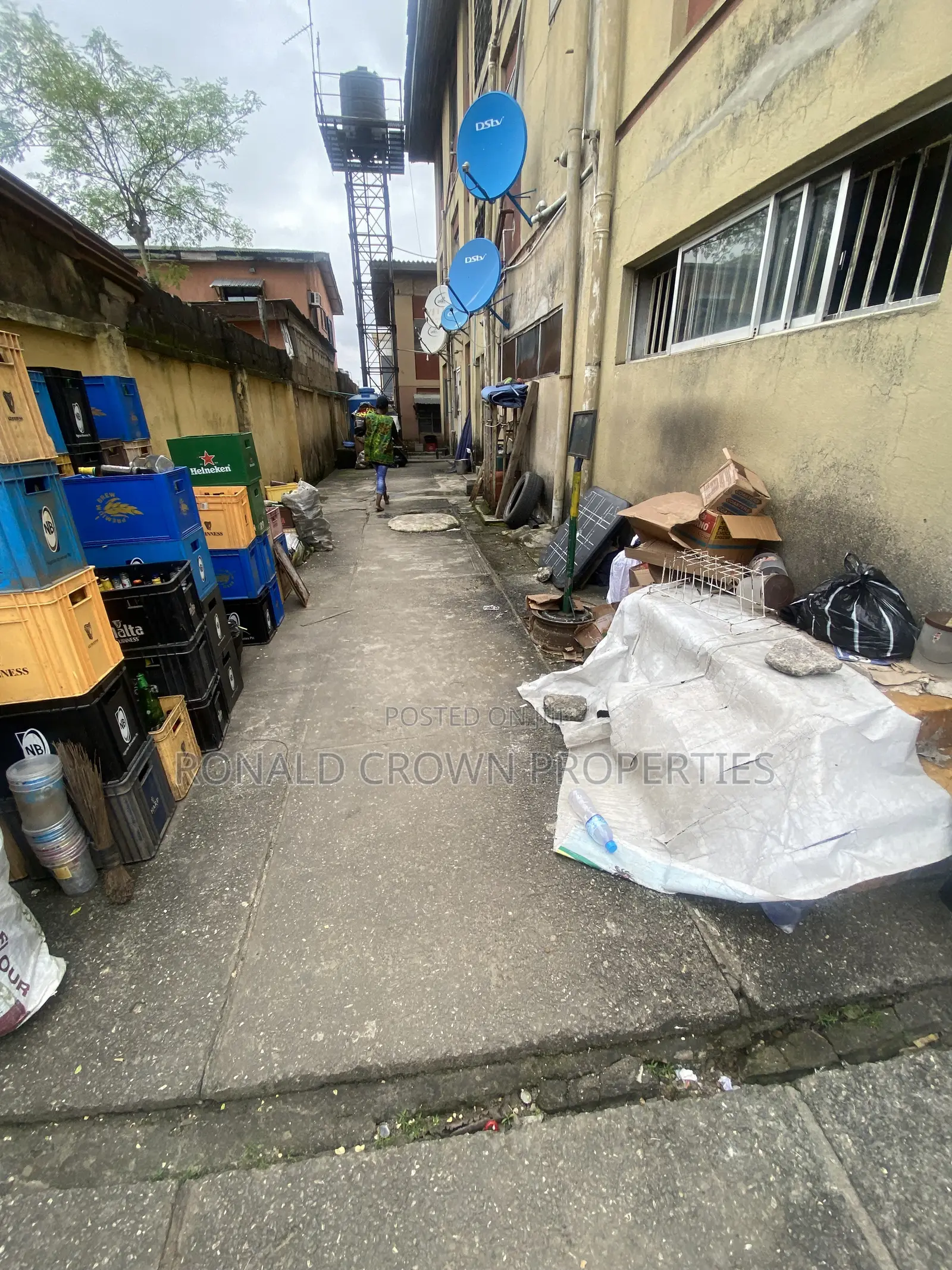 2bdrm Block of Flats in Okota for sale
