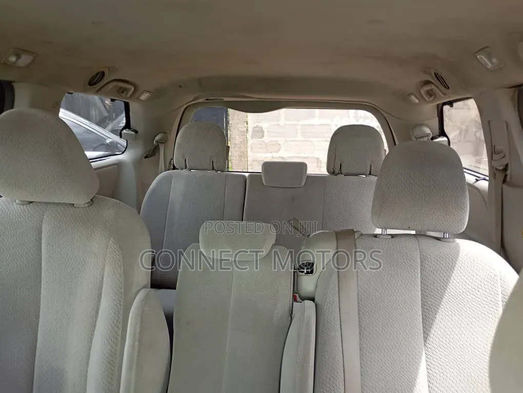 Toyota Sienna 2012 Gray